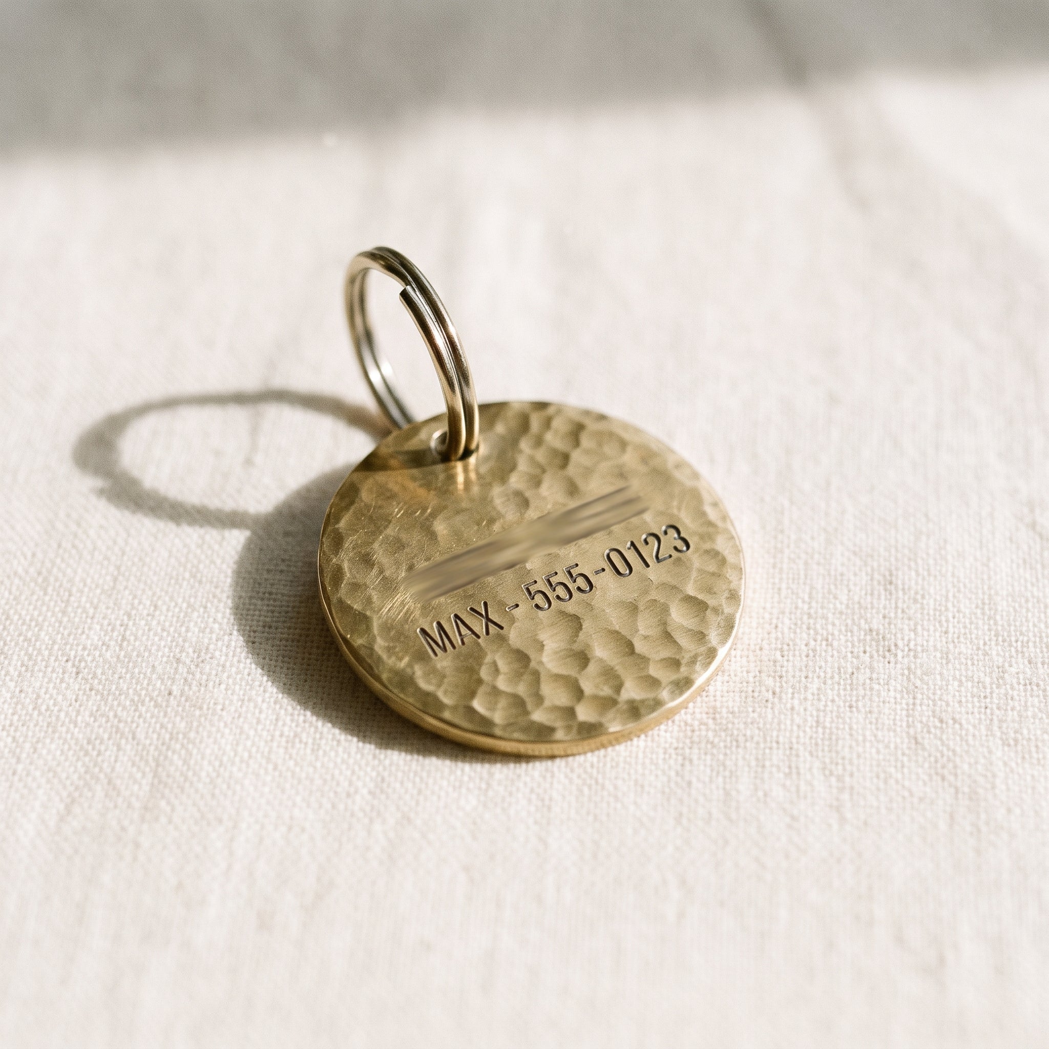 Solid brass round ID tag for dogs, 3cm, hand-hammered finish, split ring included